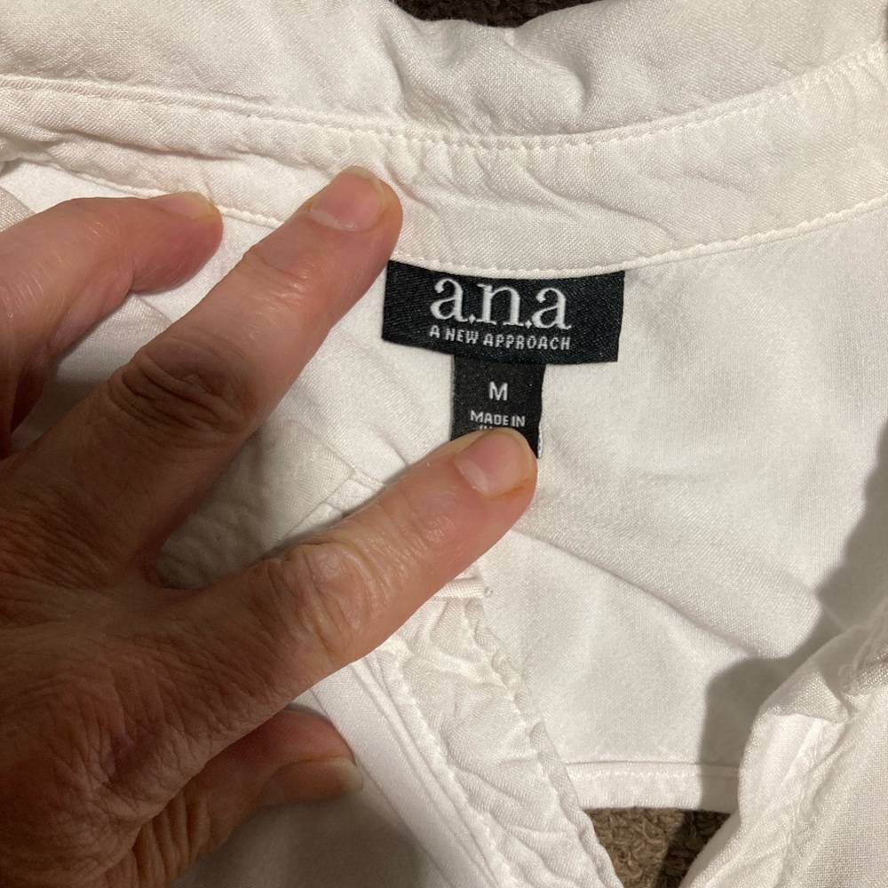 a.n.a White and Blue Sleeveless Button Down Shirt - Picture 4 of 9